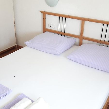 Apartmani Jureta Okrug Gornji Exterior foto