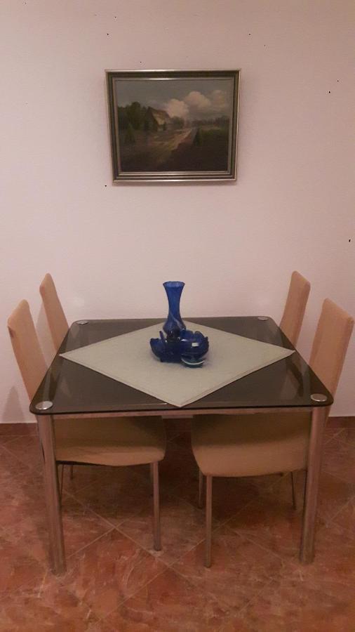 Apartmani Jureta Okrug Gornji Exterior foto