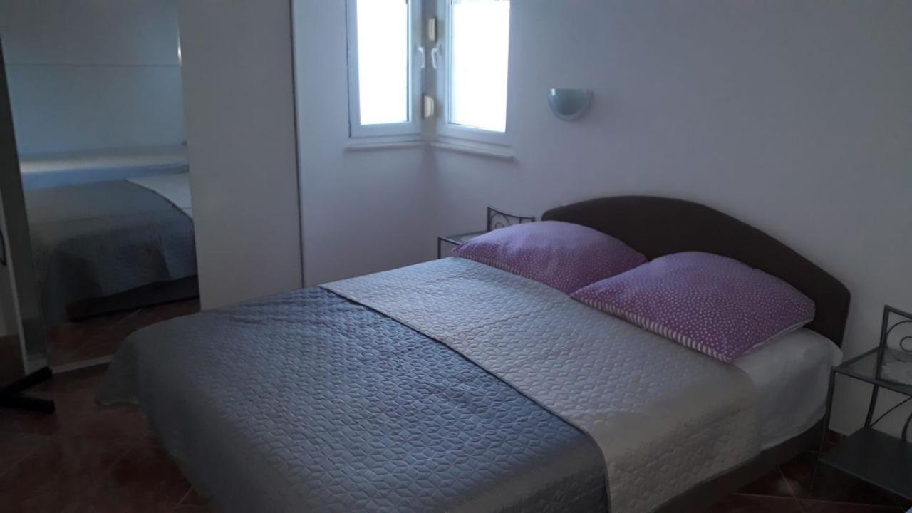 Apartmani Jureta Okrug Gornji Exterior foto