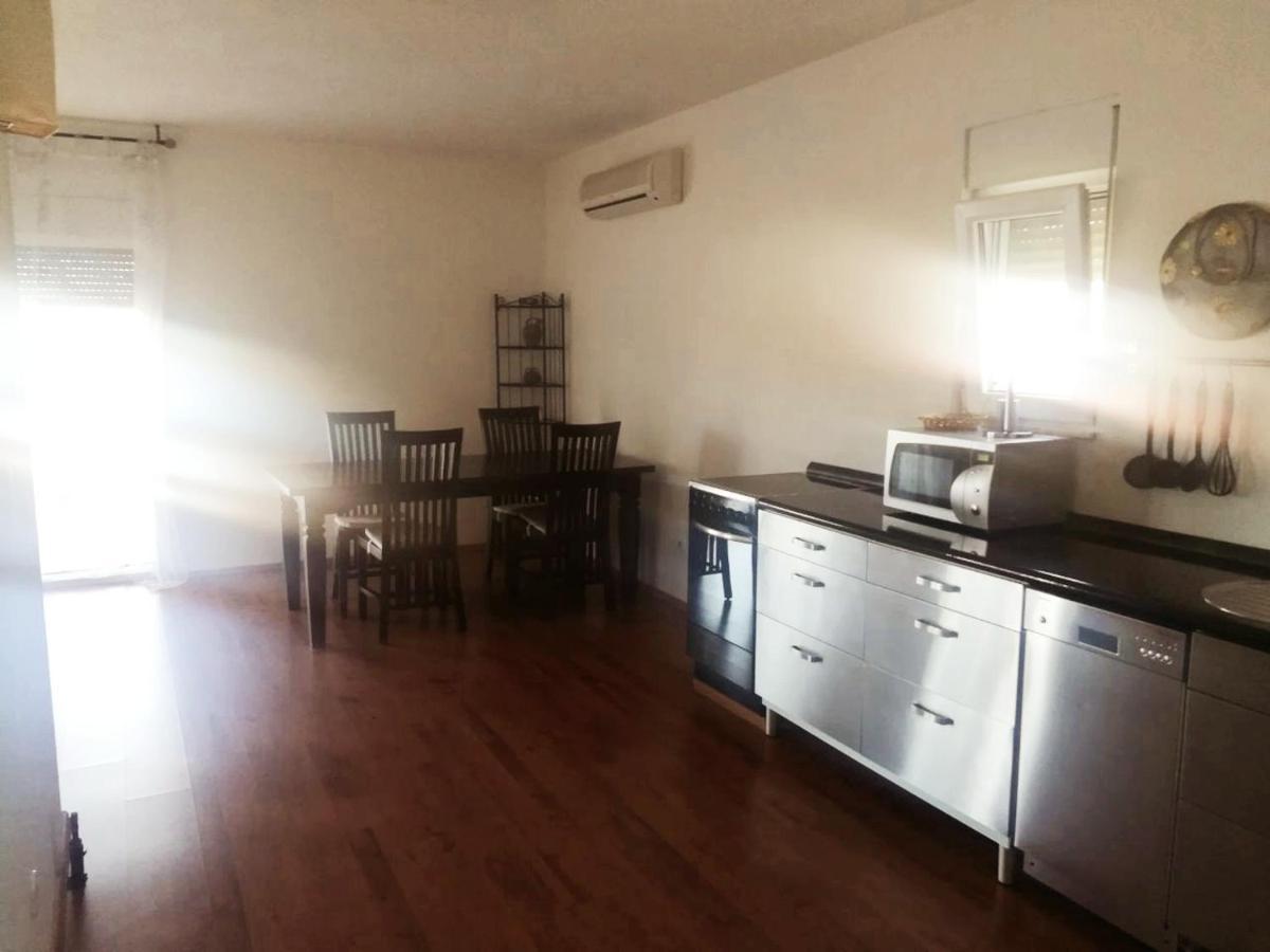 Apartmani Jureta Okrug Gornji Exterior foto