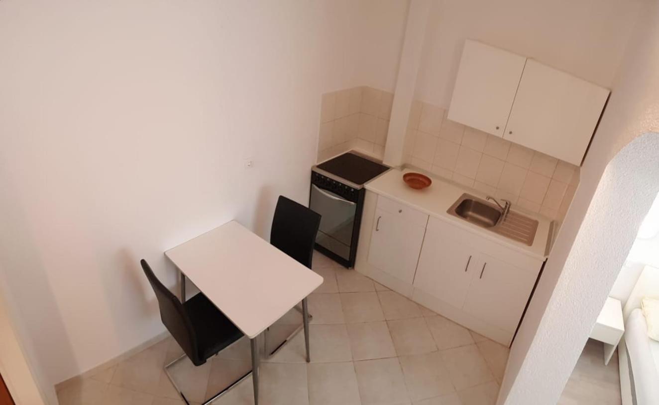 Apartmani Jureta Okrug Gornji Exterior foto