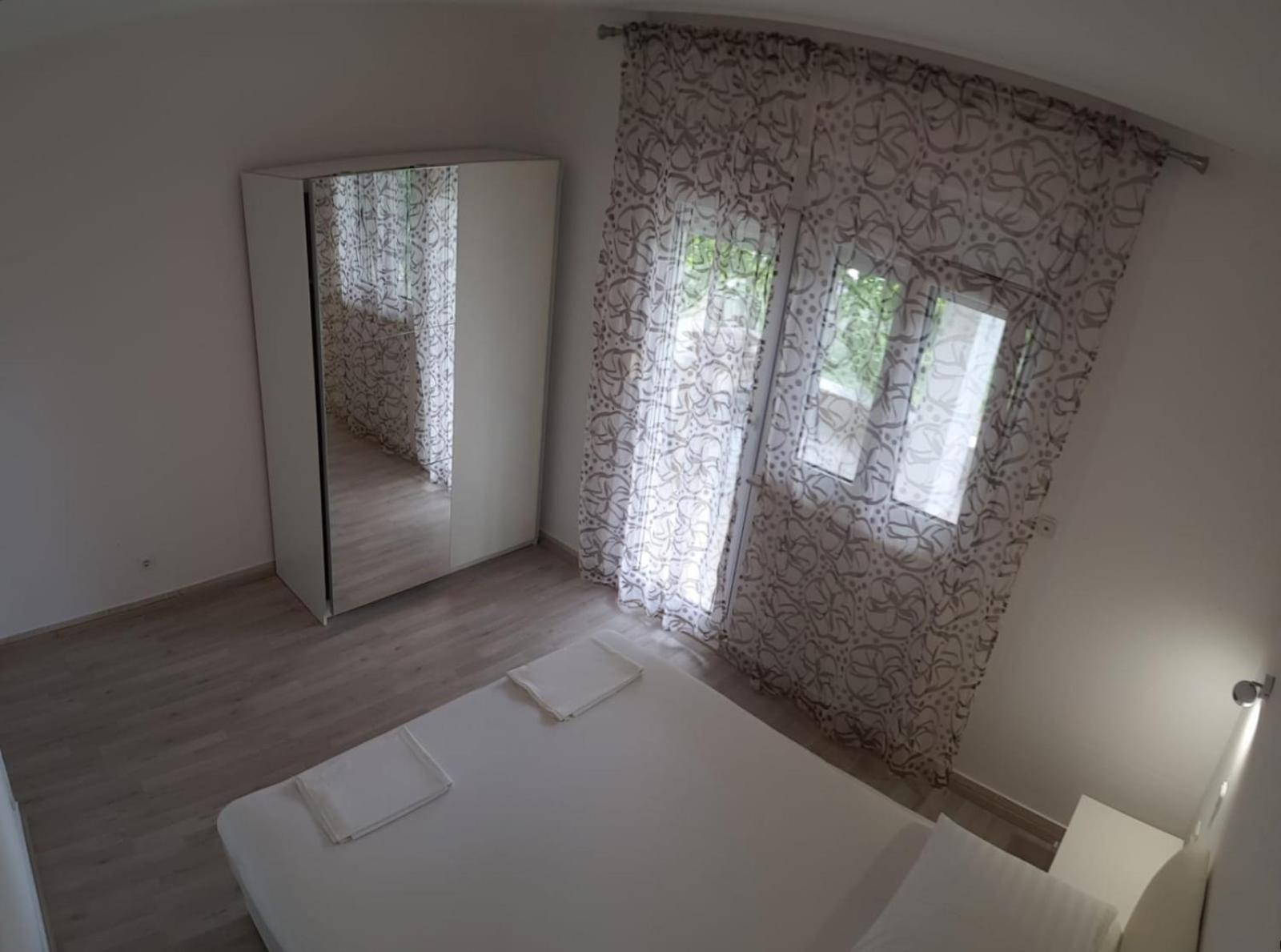Apartmani Jureta Okrug Gornji Exterior foto