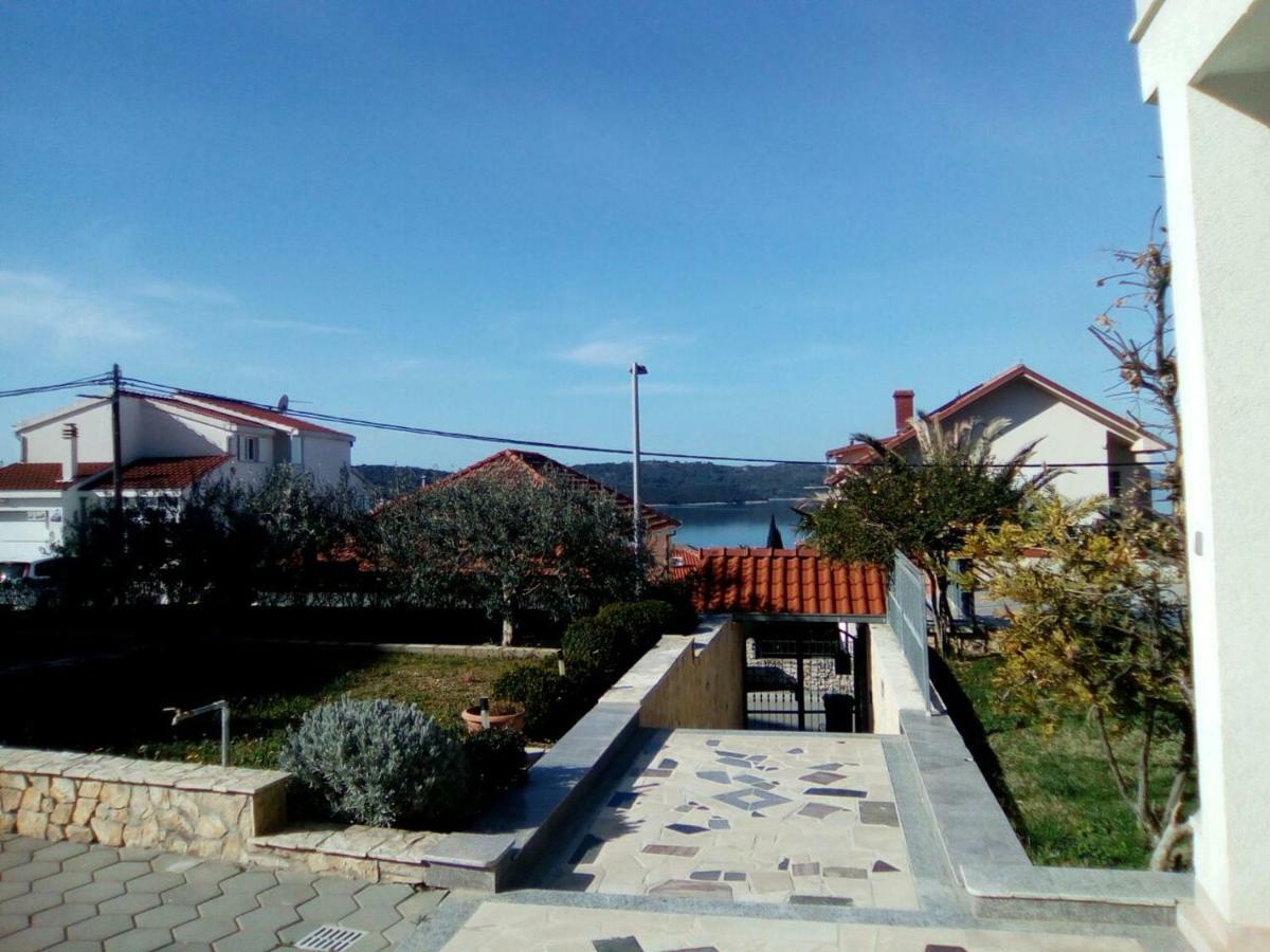 Apartmani Jureta Okrug Gornji Exterior foto