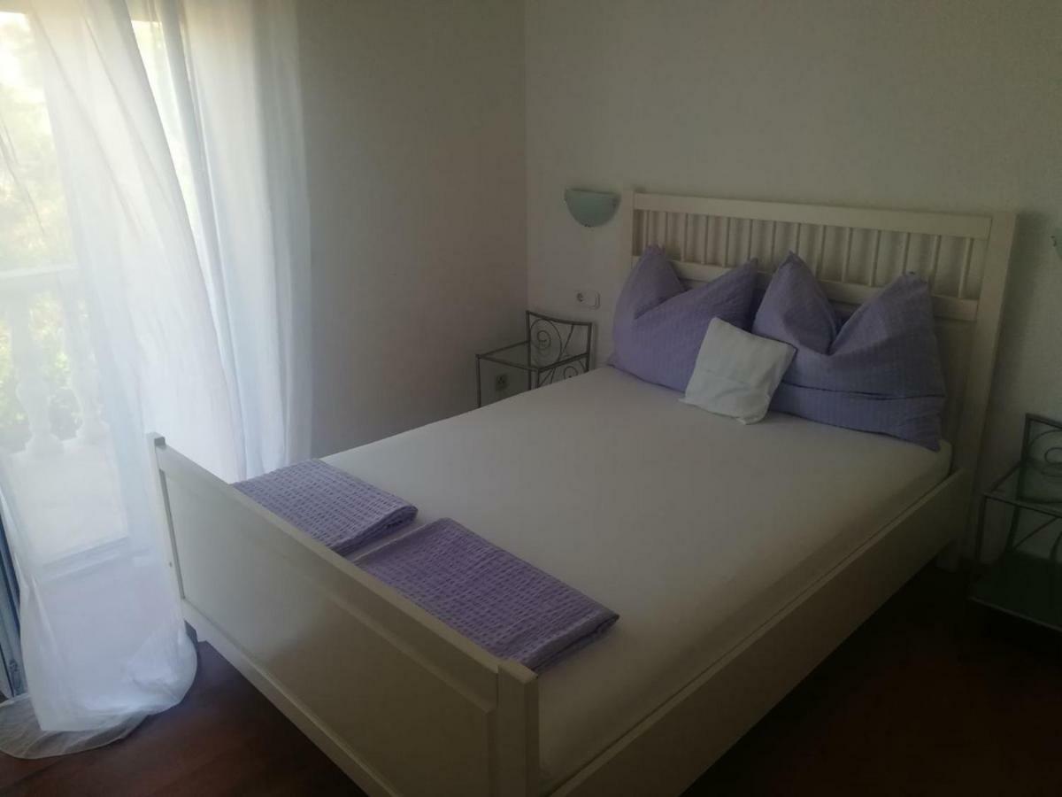 Apartmani Jureta Okrug Gornji Exterior foto