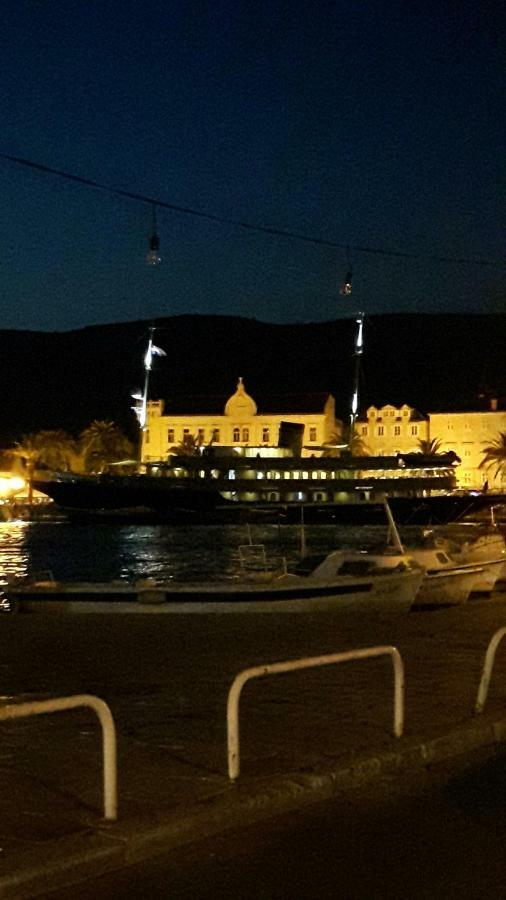 Apartmani Jureta Okrug Gornji Exterior foto