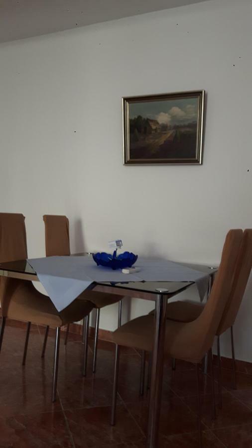 Apartmani Jureta Okrug Gornji Exterior foto