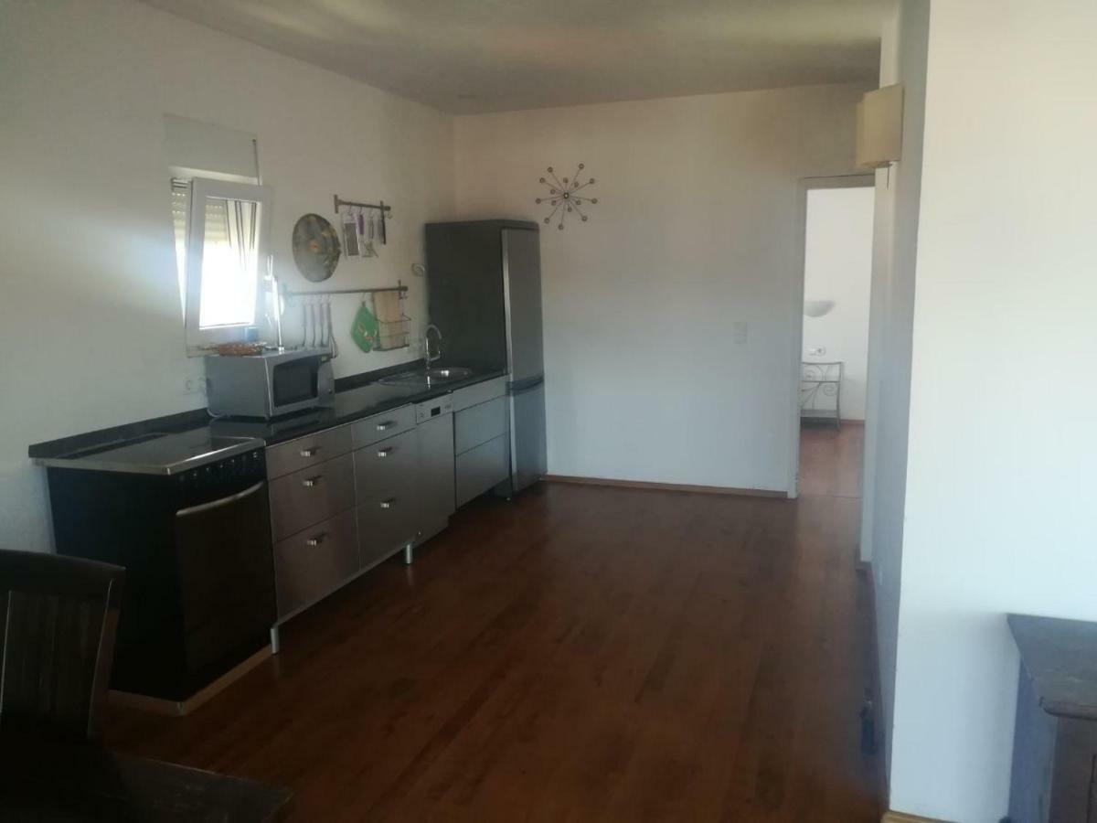 Apartmani Jureta Okrug Gornji Exterior foto